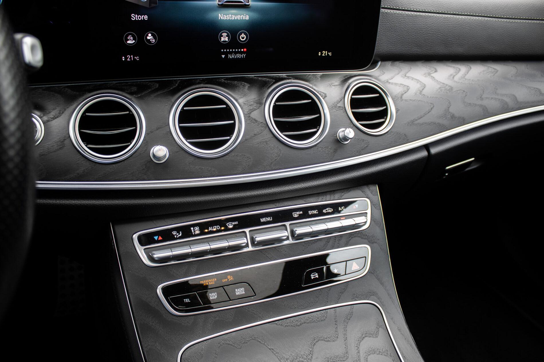 2020 Mercedes-Benz E 53 AMG, čierna sedan, 85 274 km