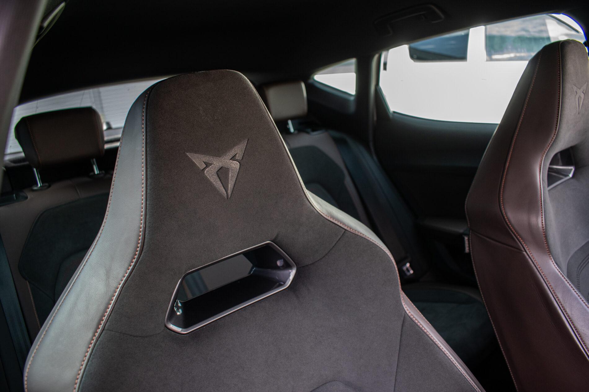 2022 Cupra Formentor VZ5, sivá suv, 45 979 km