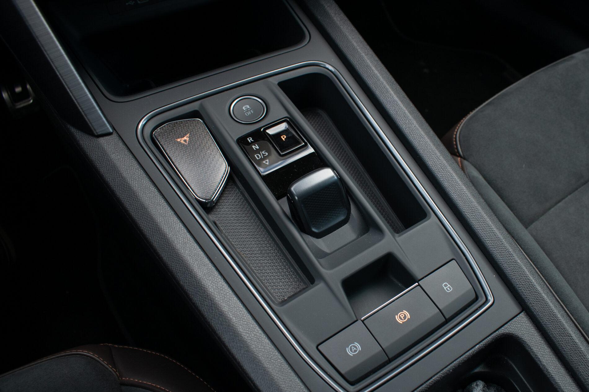 2022 Cupra Formentor VZ5, sivá suv, 45 979 km
