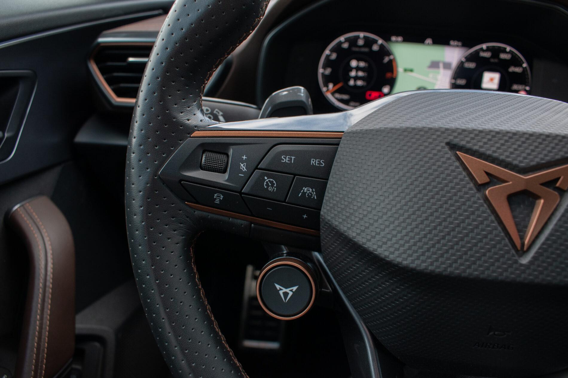 2022 Cupra Formentor VZ5, sivá suv, 45 979 km