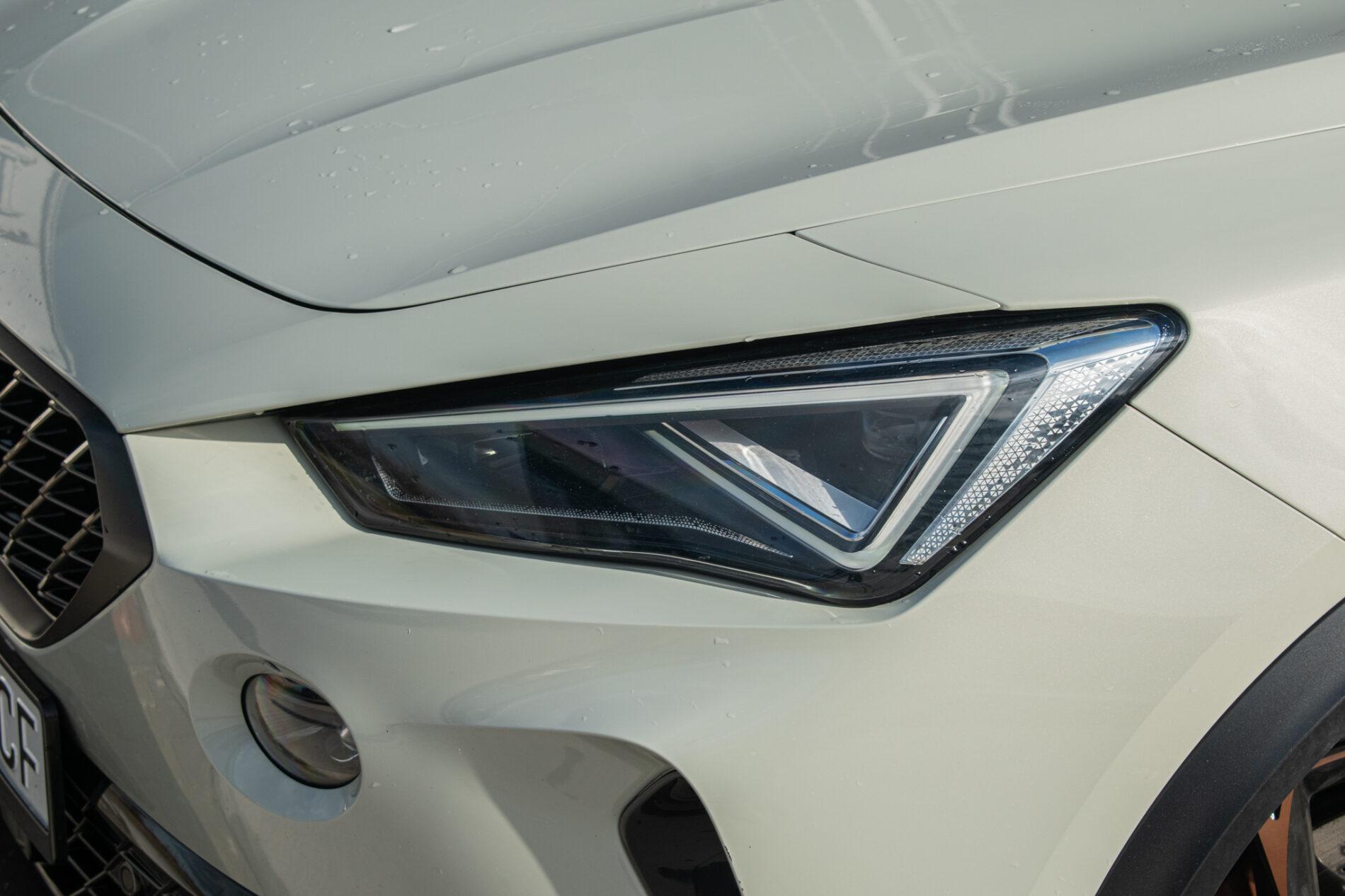 2022 Cupra Formentor VZ5, sivá suv, 45 979 km