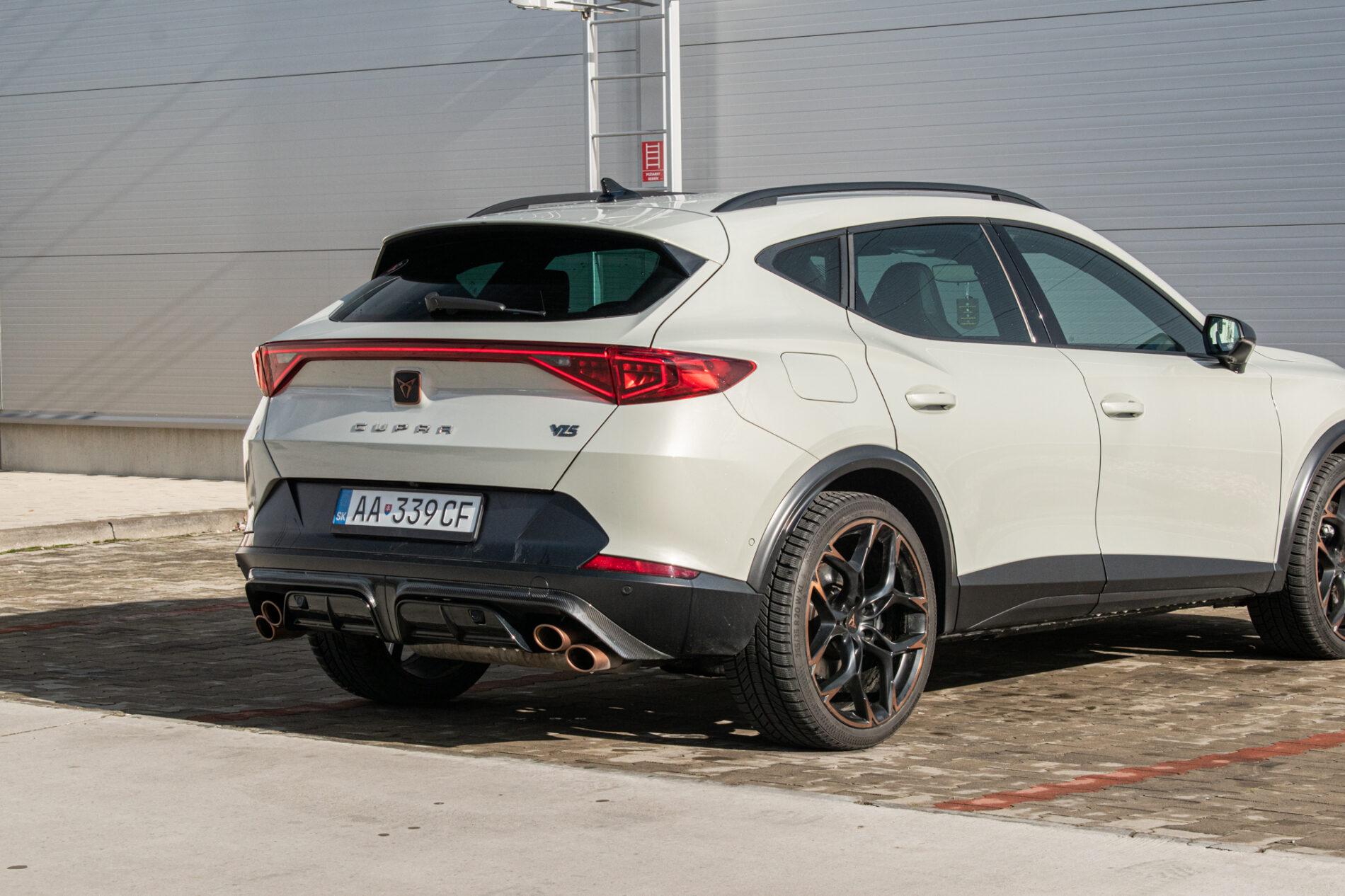 2022 Cupra Formentor VZ5, sivá suv, 45 979 km