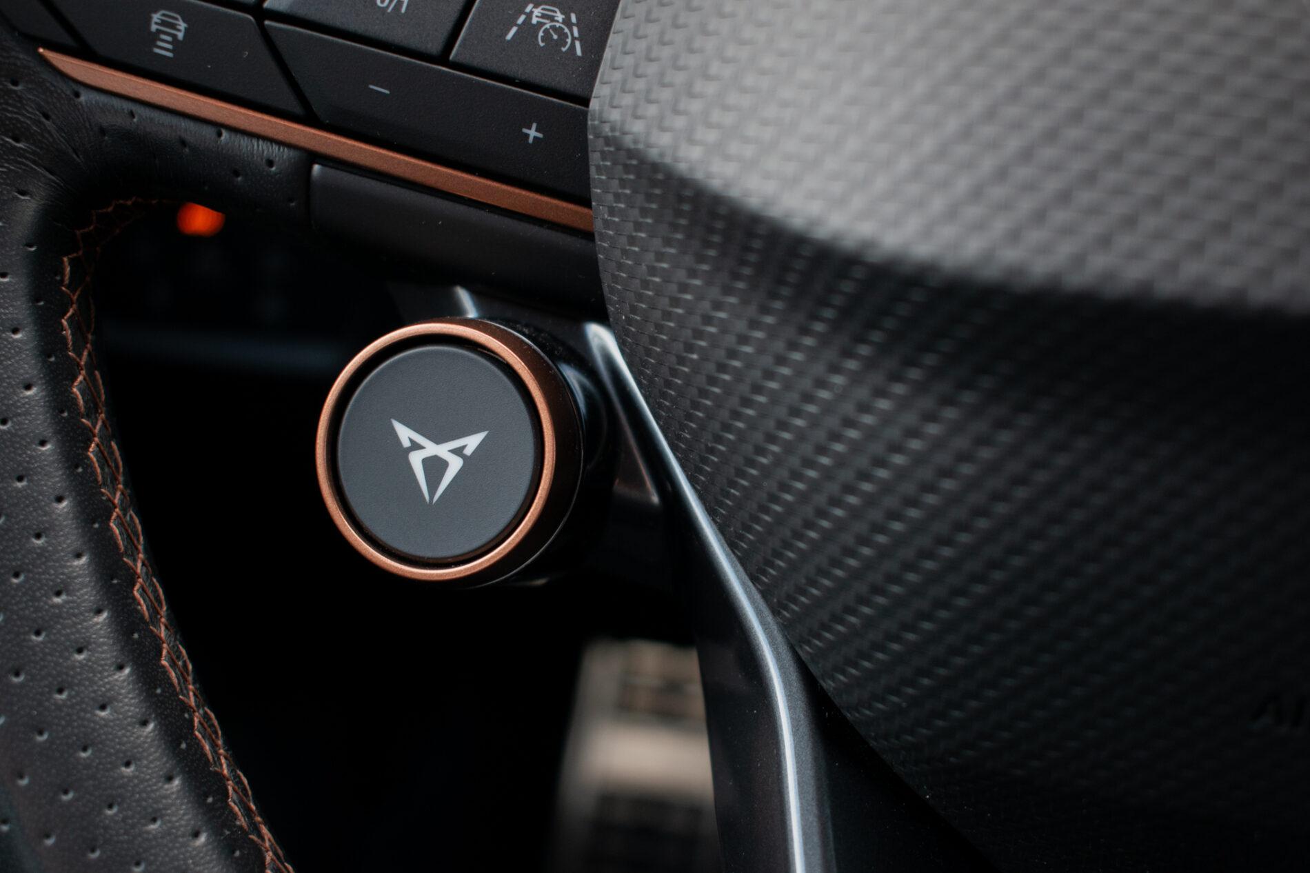 2022 Cupra Formentor VZ5, sivá suv, 45 979 km