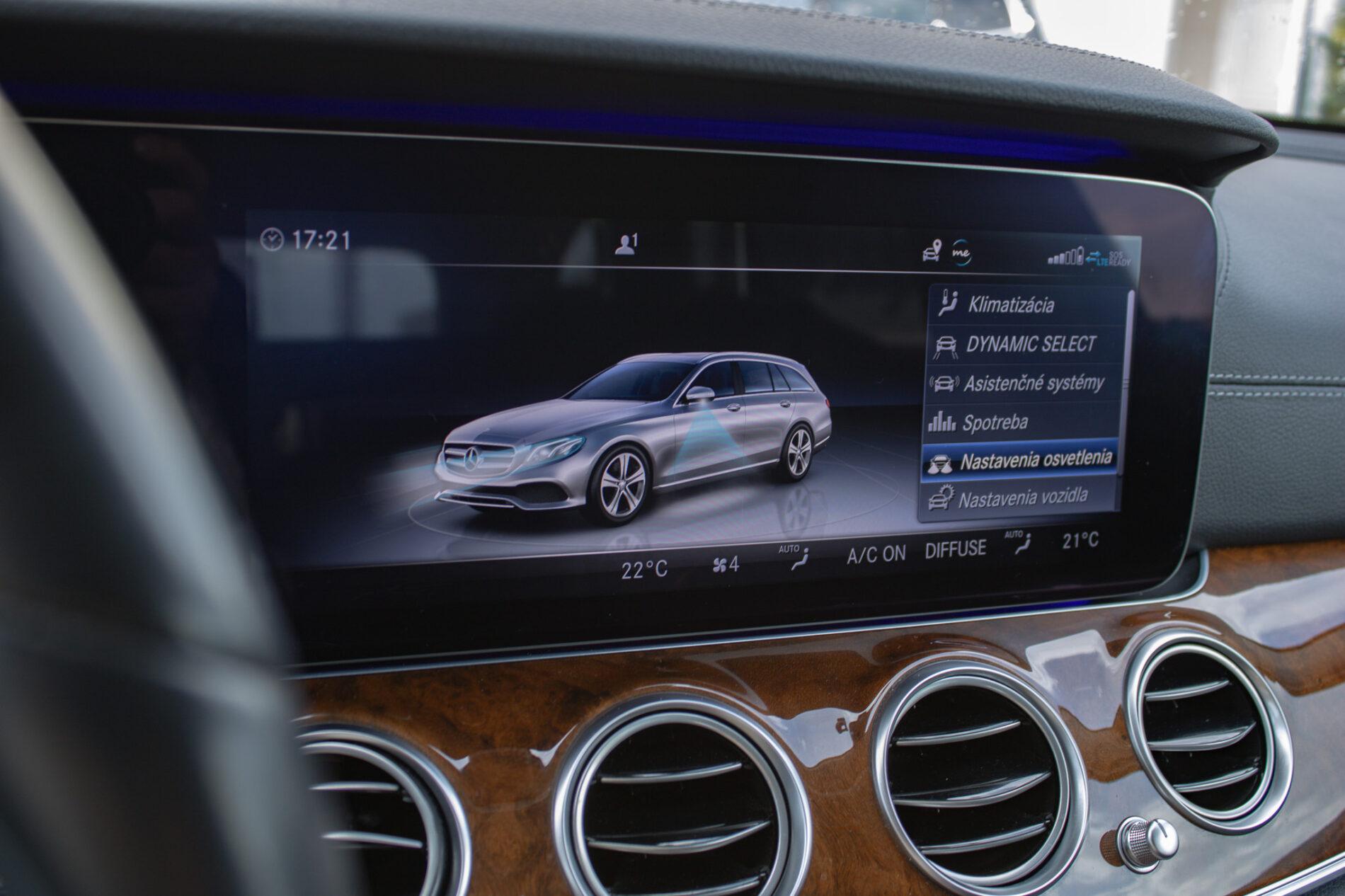 2019 Mercedes-Benz E 400d, modrá kombi, 190 026 km