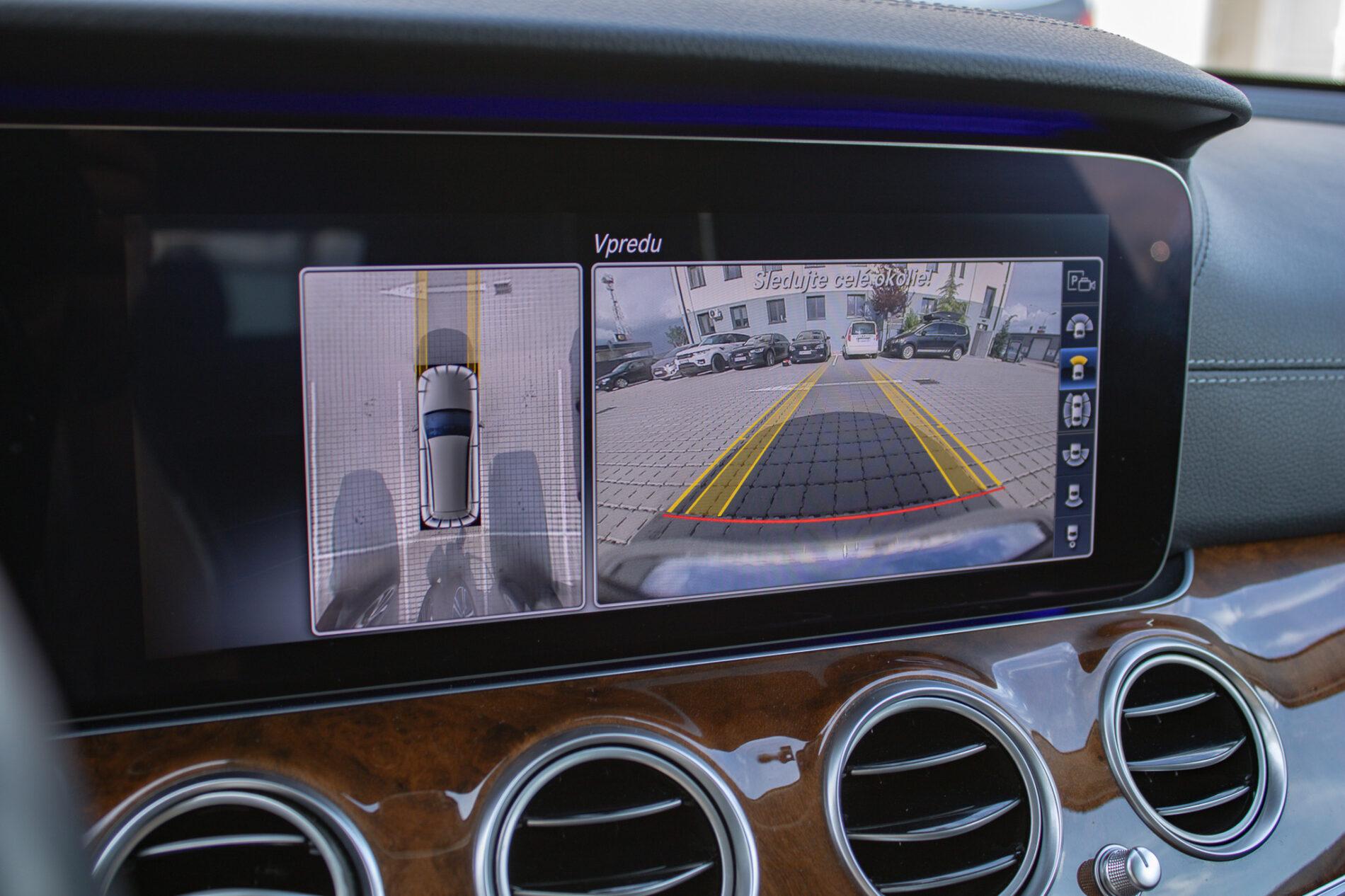 2019 Mercedes-Benz E 400d, modrá kombi, 190 026 km
