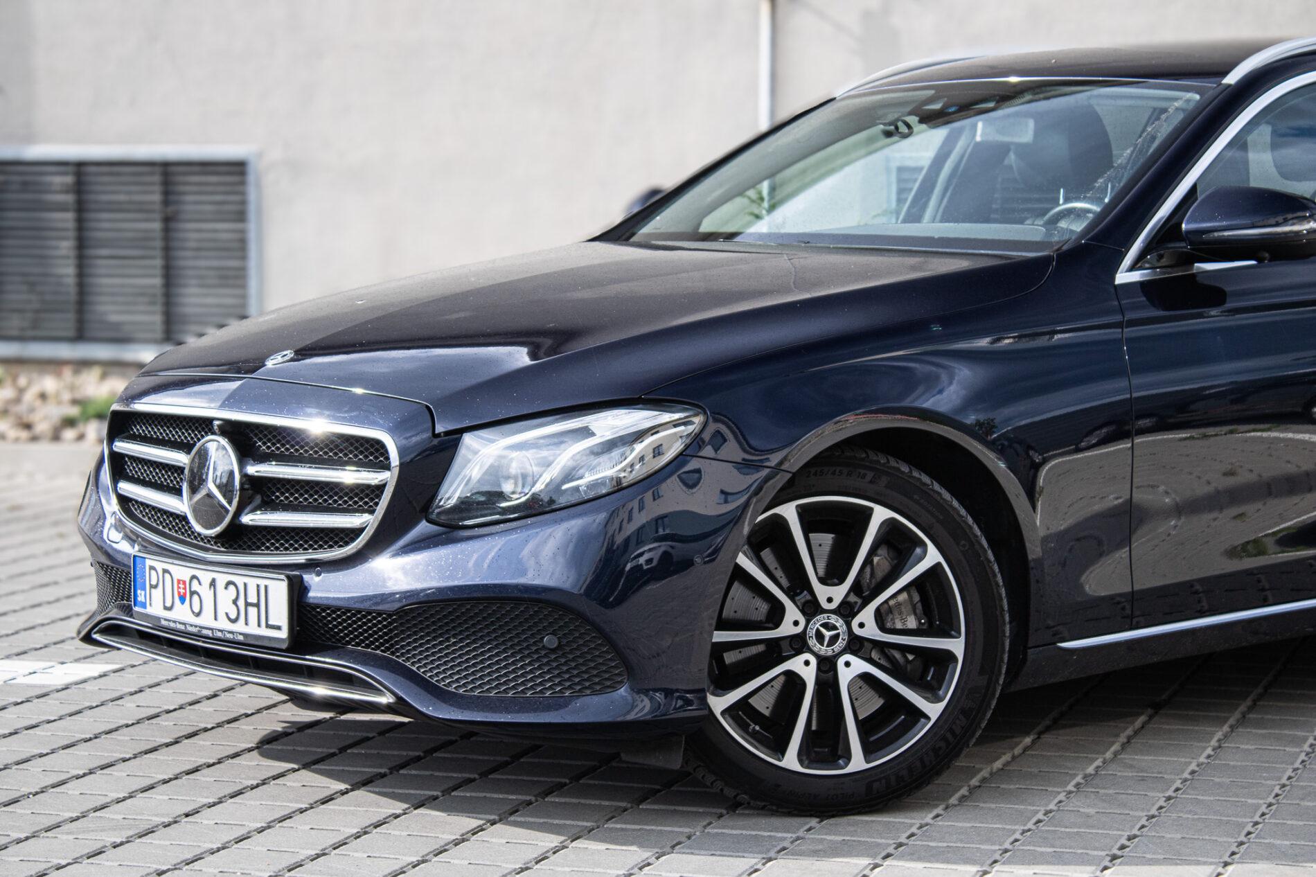 2019 Mercedes-Benz E 400d, modrá kombi, 190 026 km