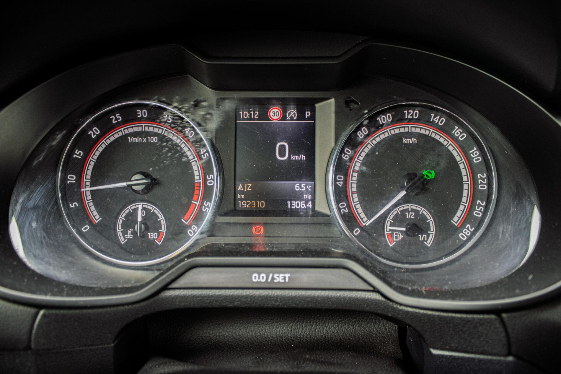 2017 Skoda Octavia RS, sivá kombi, 192 310 km