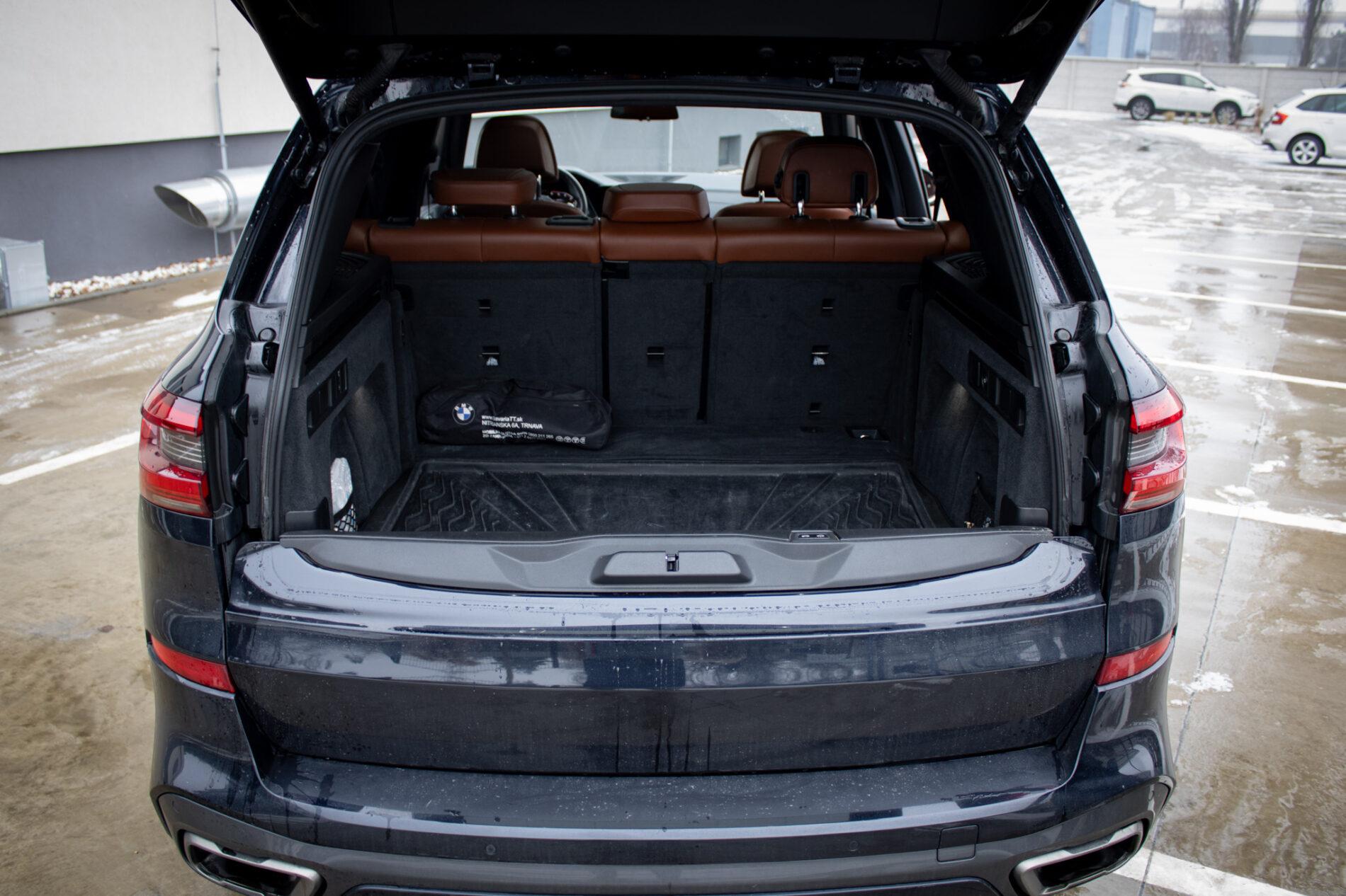2019 BMW X5 M50d, čierna suv, 183 178 km