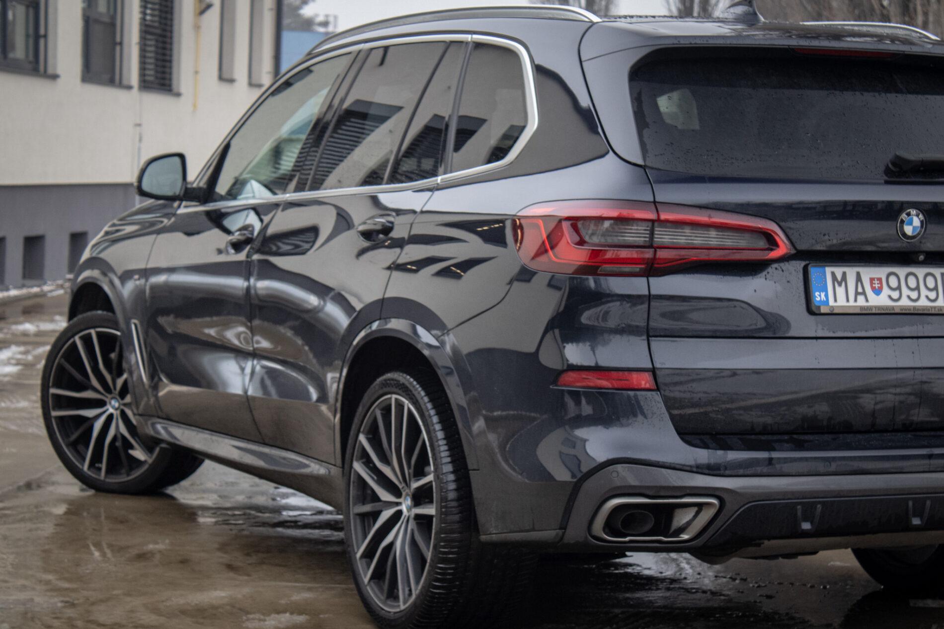 2019 BMW X5 M50d, čierna suv, 183 178 km