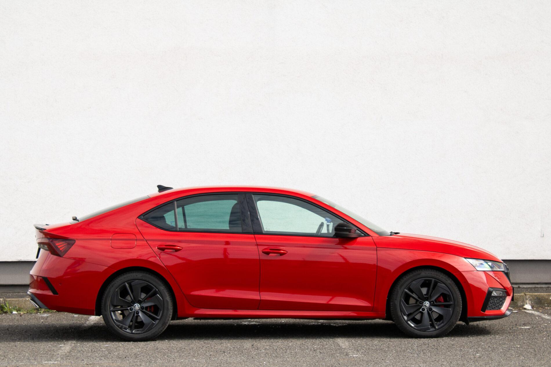 2020 Skoda Octavia RS, červená sedan, 144 815 km
