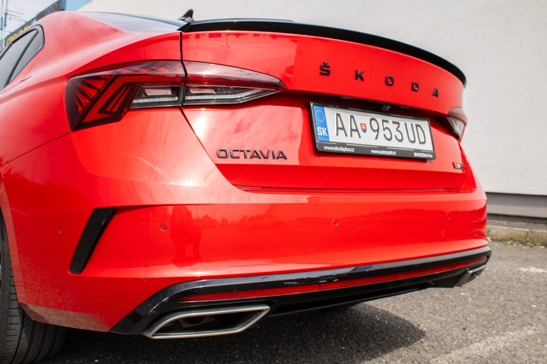 2020 Skoda Octavia RS, červená sedan, 144 815 km