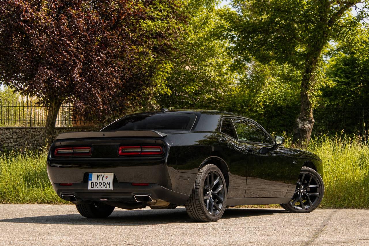 2023 Dodge Challenger, čierna kupé, 14 110 km