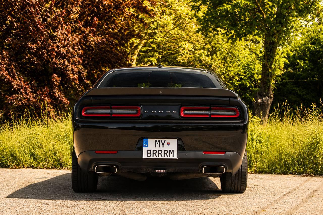 2023 Dodge Challenger, čierna kupé, 14 110 km