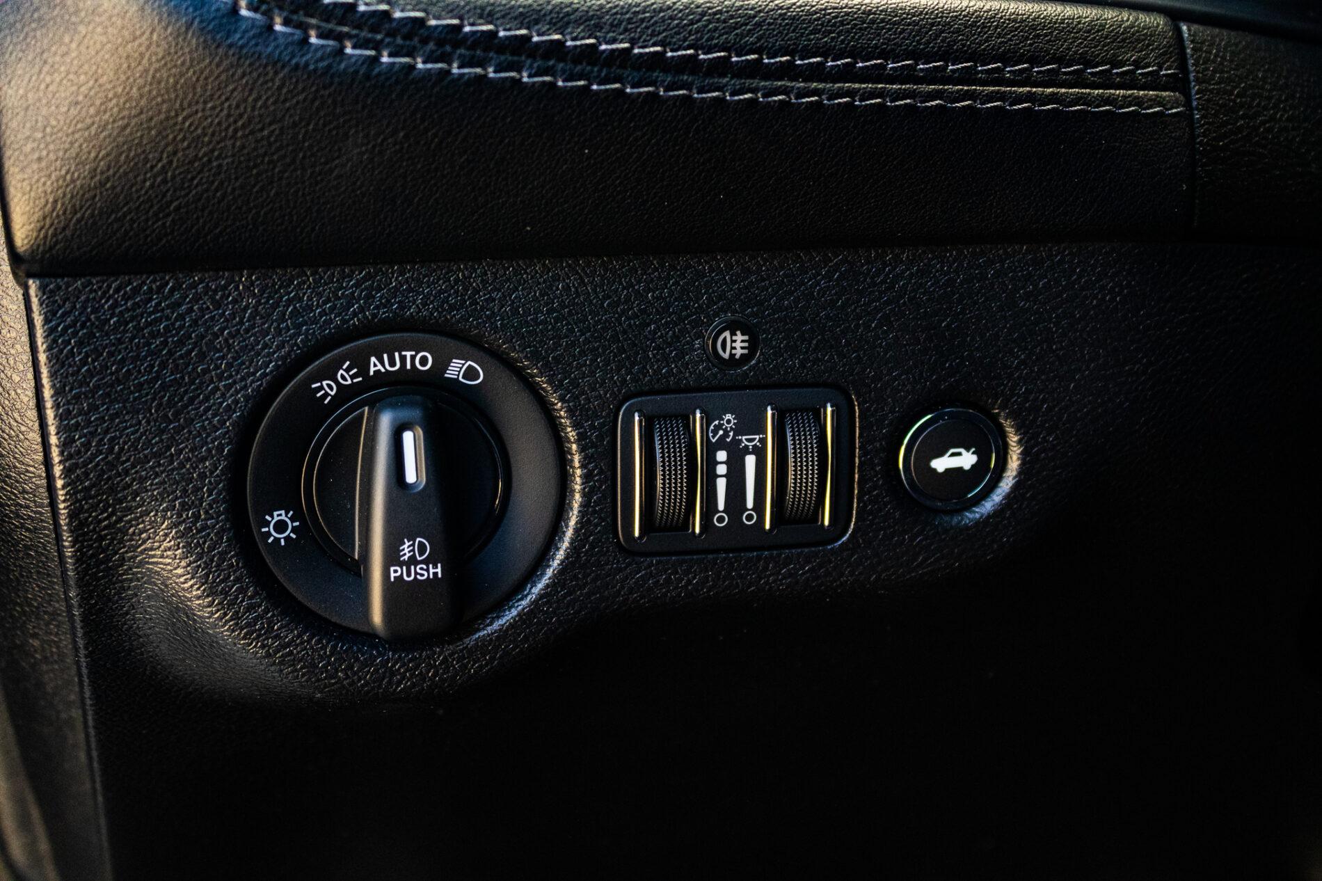 2023 Dodge Challenger, čierna kupé, 14 110 km