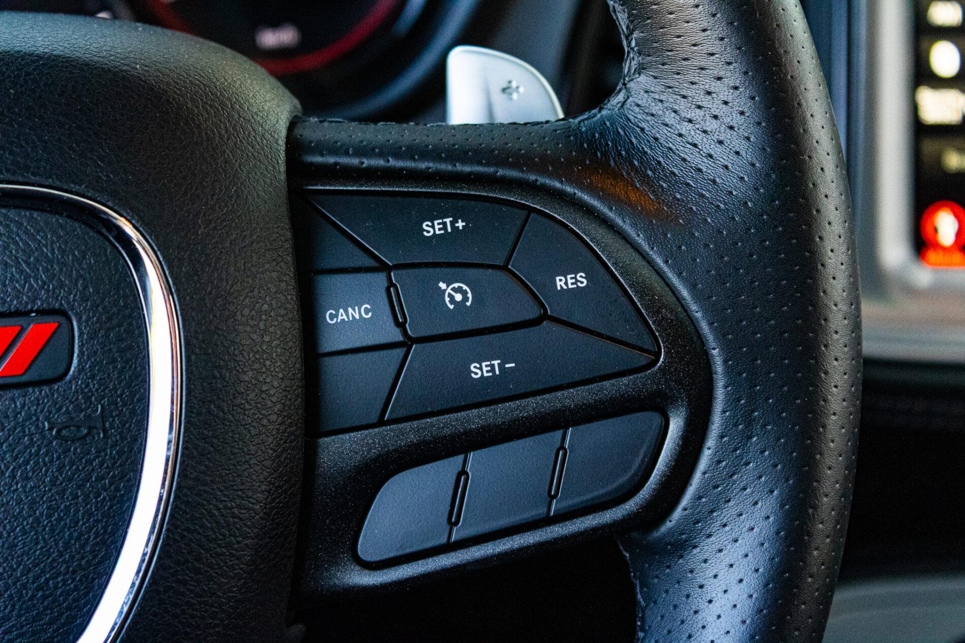 2023 Dodge Challenger, čierna kupé, 14 110 km