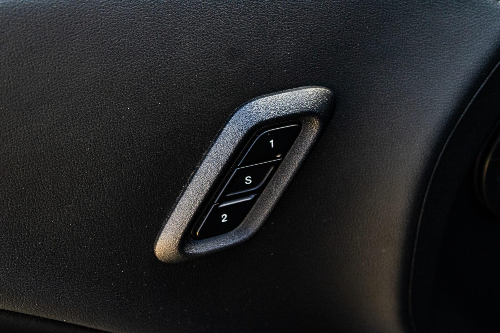 2023 Dodge Challenger, čierna kupé, 14 110 km