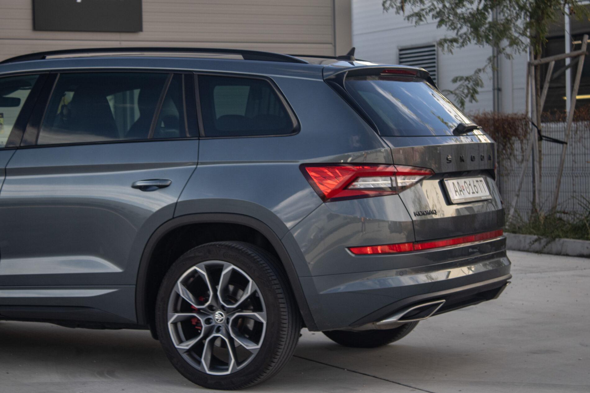 2020 Skoda Kodiaq RS, sivá suv, 131 224 km