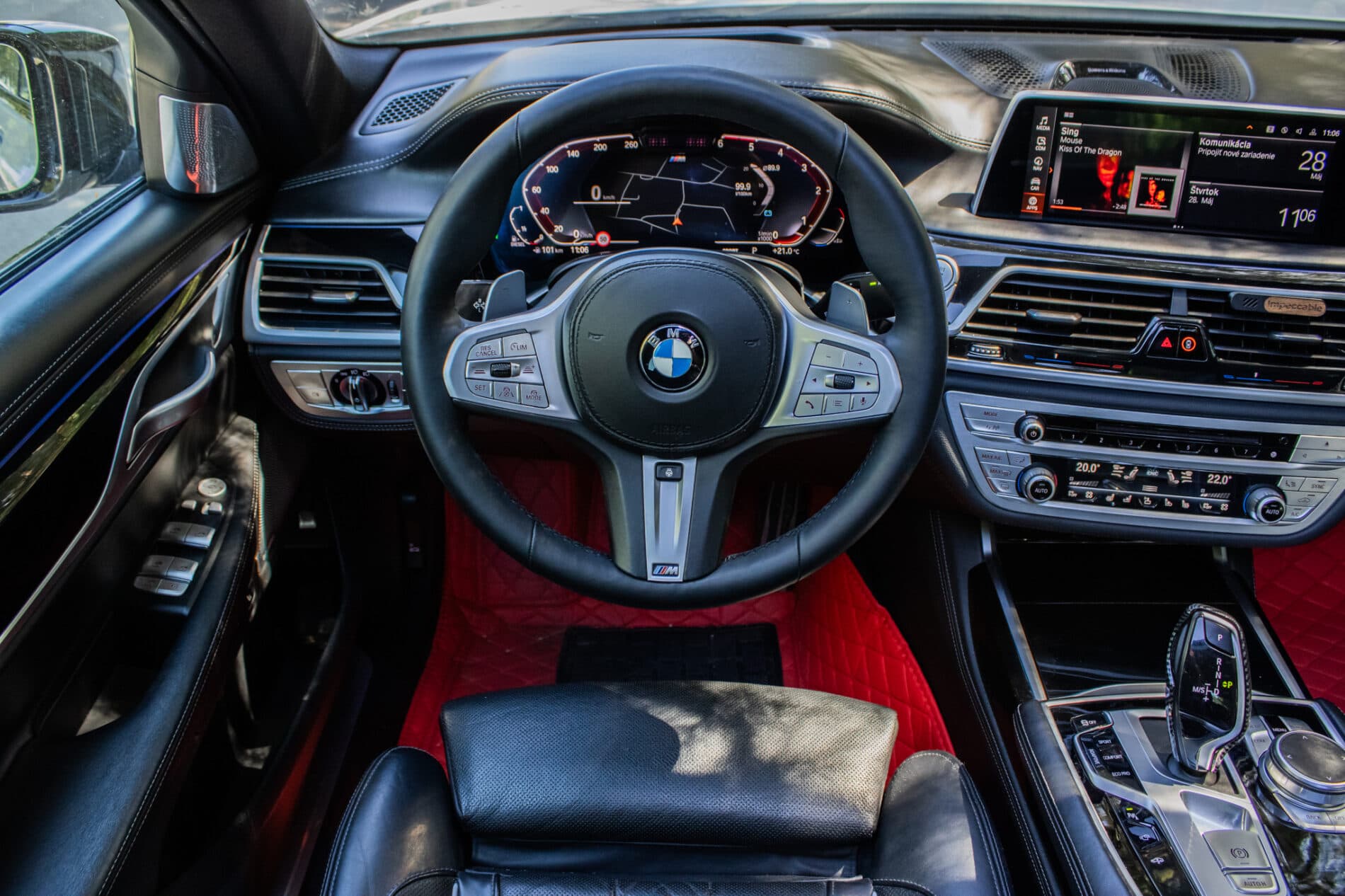 2019 BMW 750d, biela sedan, 105 849 km