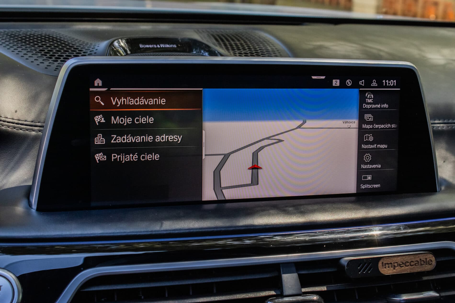 2019 BMW 750d, biela sedan, 105 849 km