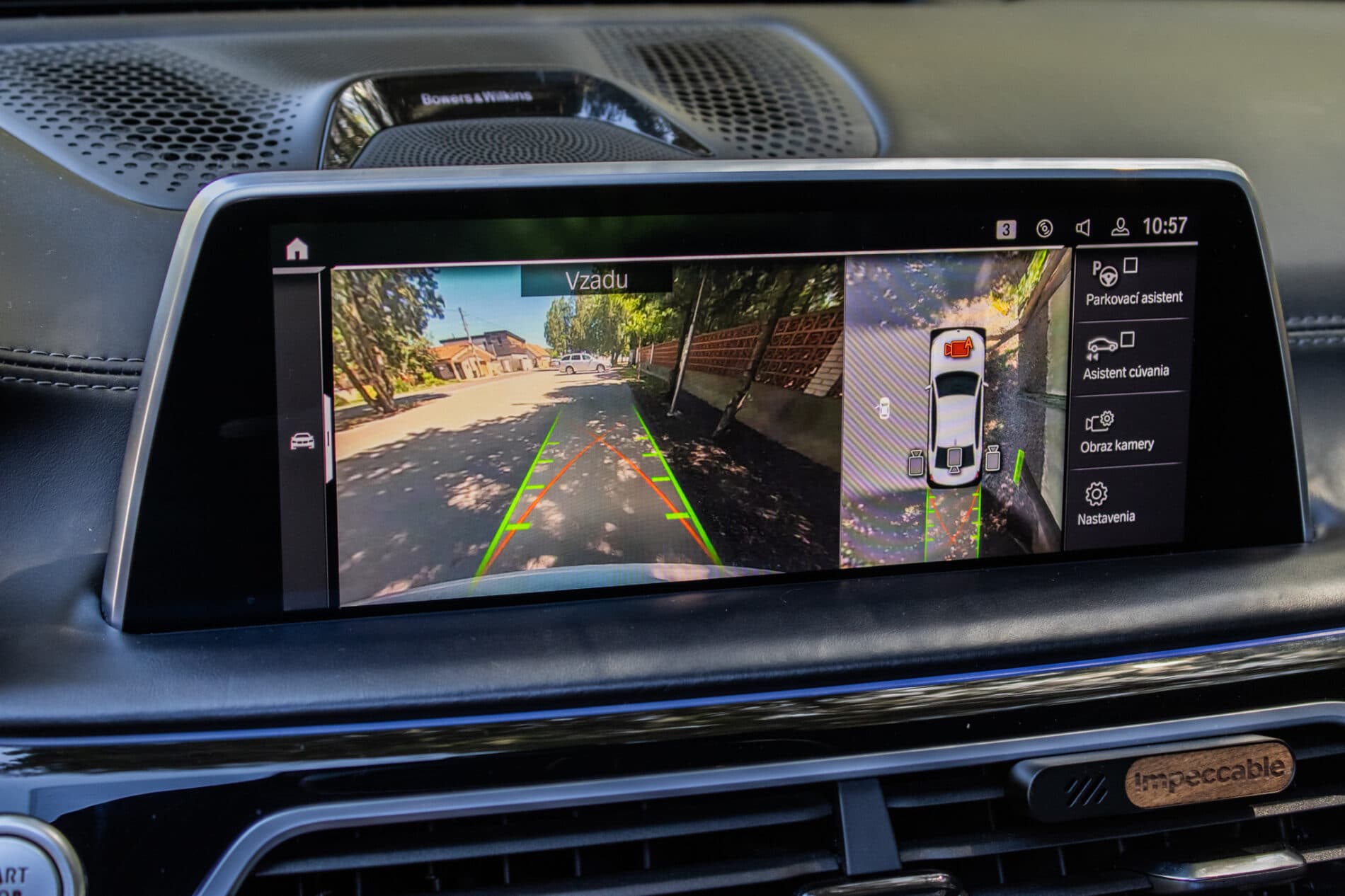 2019 BMW 750d, biela sedan, 105 849 km