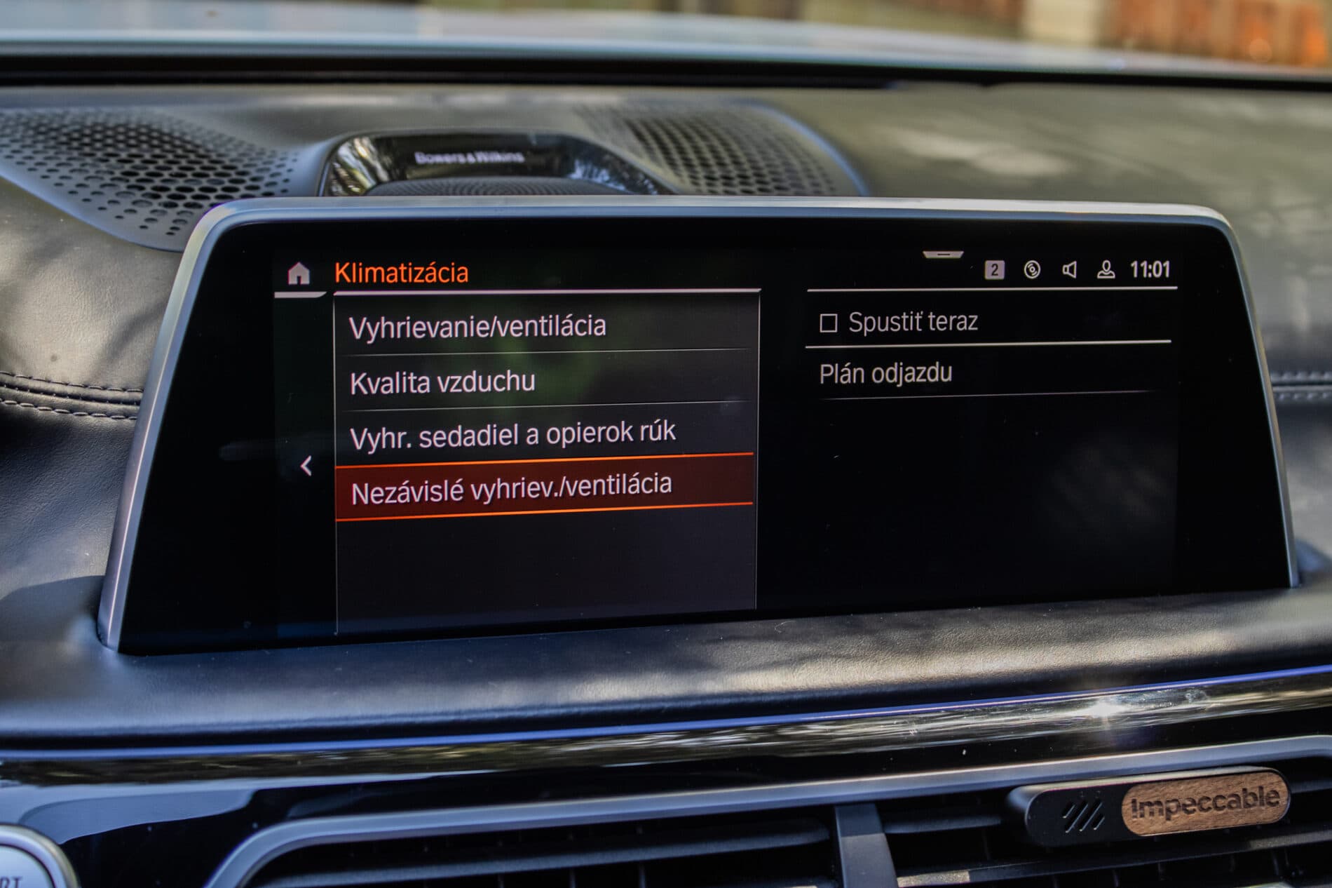 2019 BMW 750d, biela sedan, 105 849 km