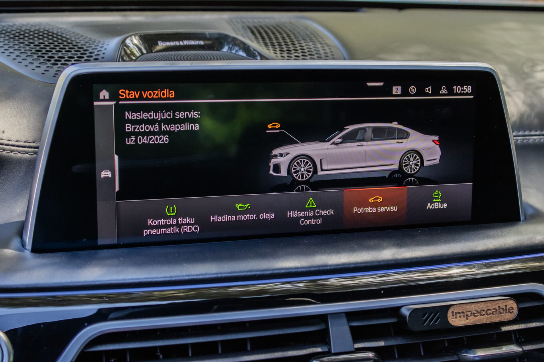 2019 BMW 750d, biela sedan, 105 849 km