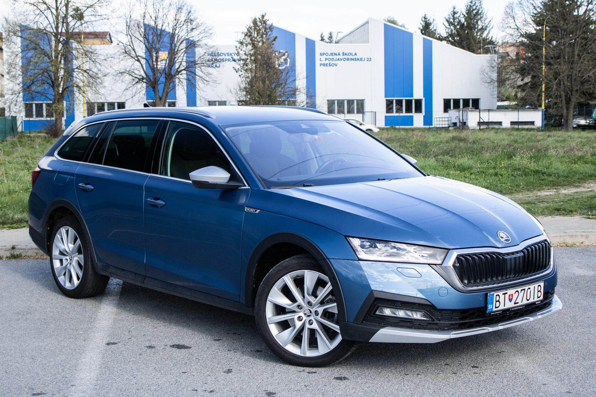 2021 Skoda Octavia RS, modrá kombi, 95 018 km