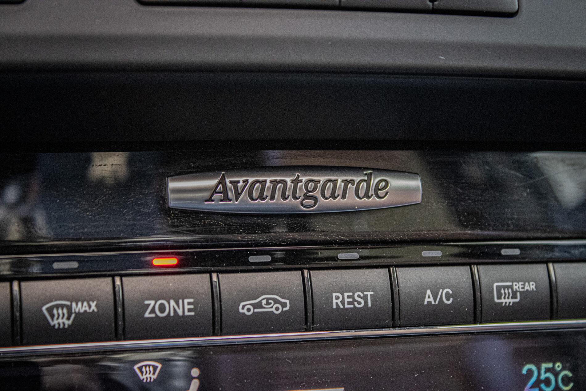 2011 Mercedes-Benz E 300 CDI, biela kombi, 276 846 km