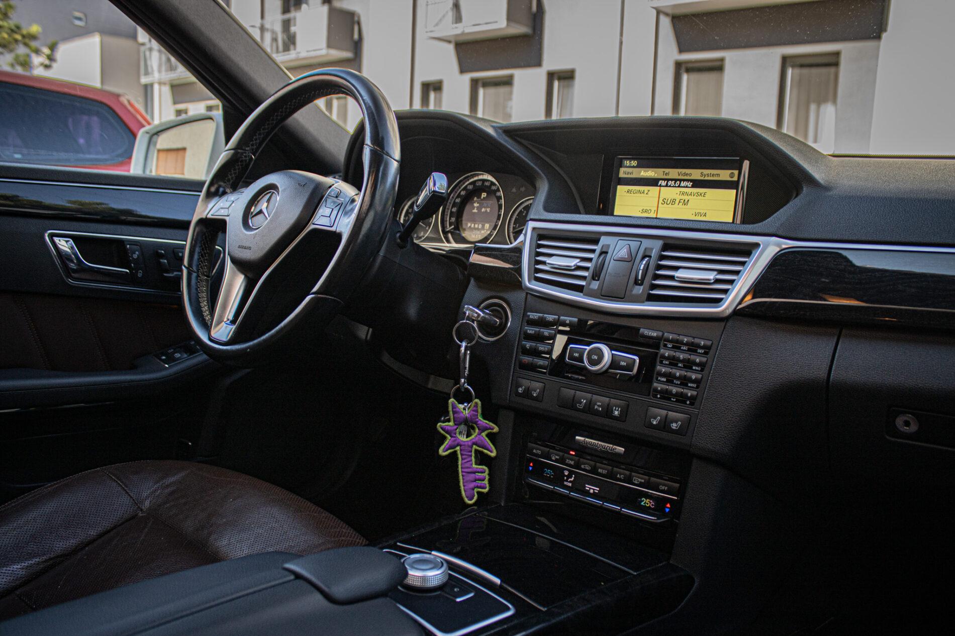 2011 Mercedes-Benz E 300 CDI, biela kombi, 276 846 km