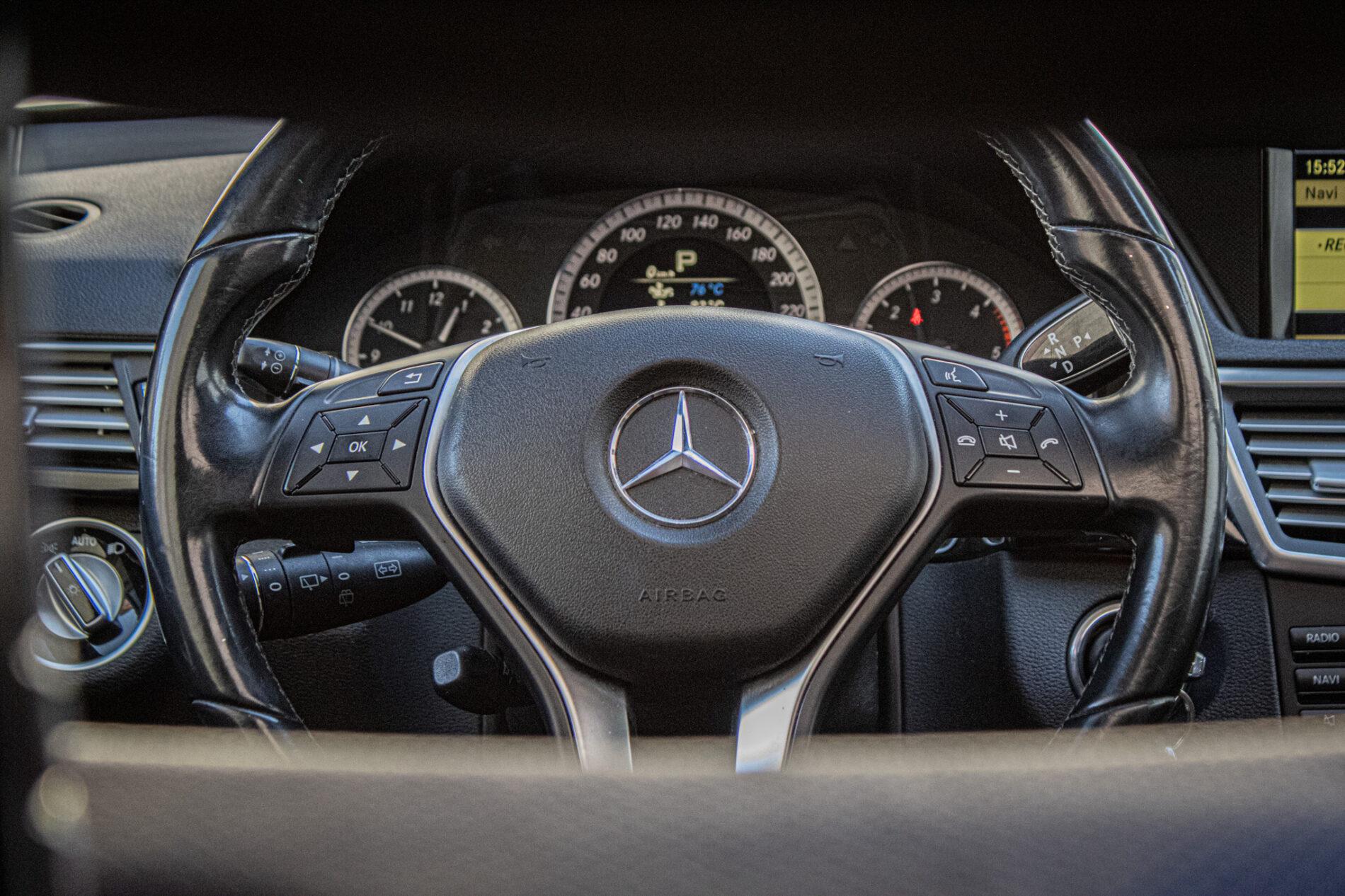 2011 Mercedes-Benz E 300 CDI, biela kombi, 276 846 km