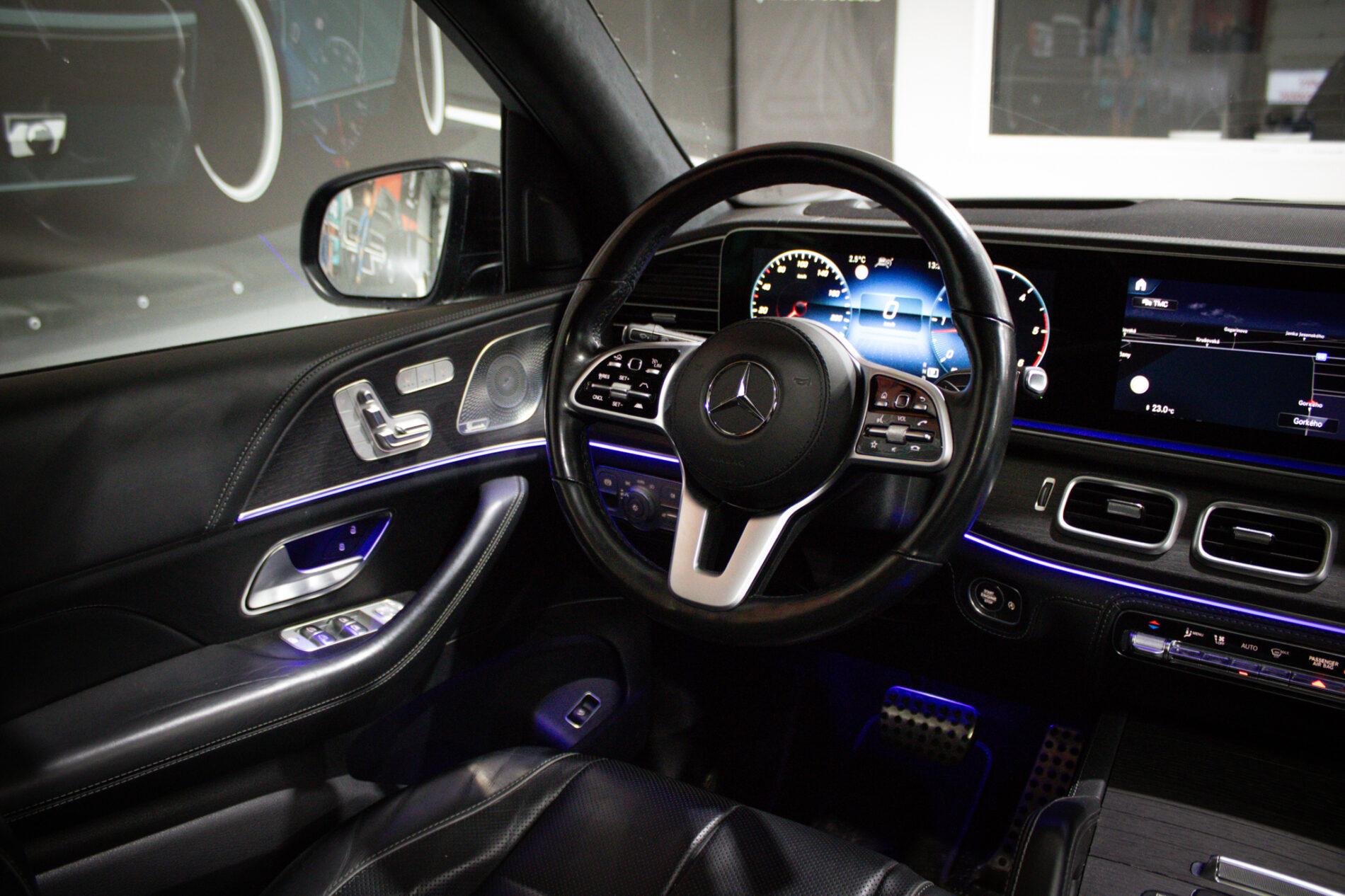 2021 Mercedes-Benz GLS 400d, čierna suv, 79 992 km