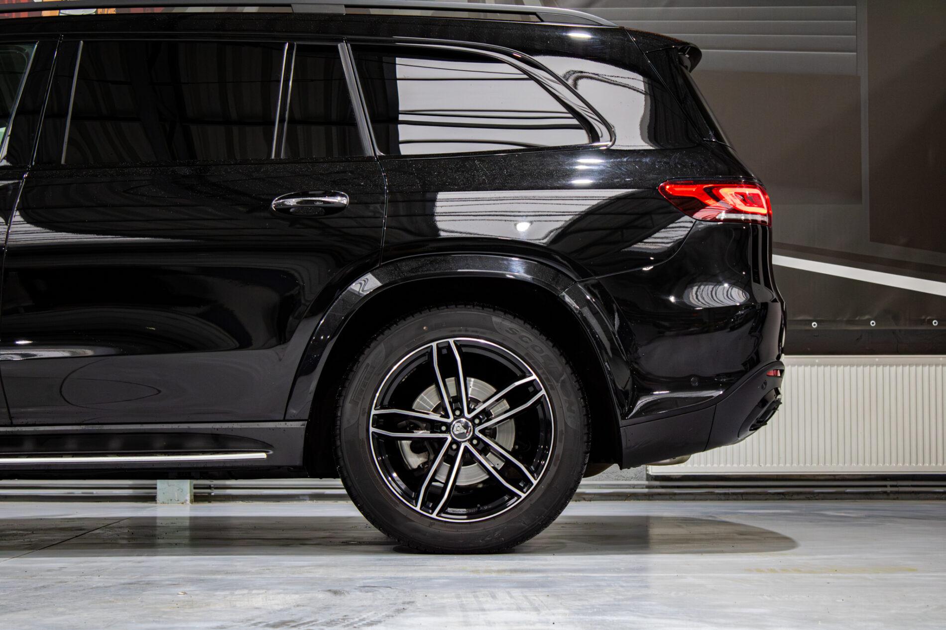2021 Mercedes-Benz GLS 400d, čierna suv, 79 992 km