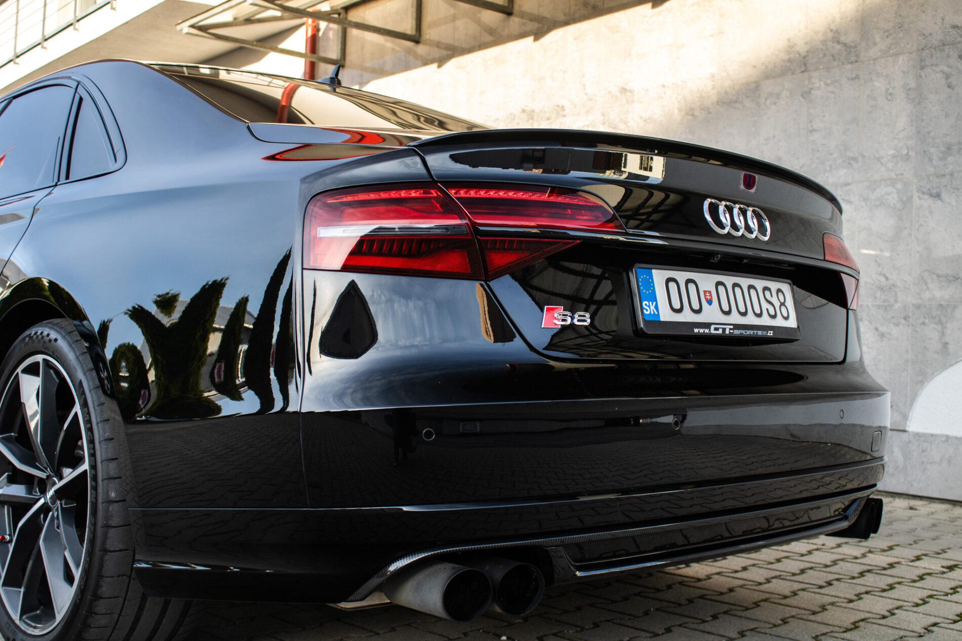 2017 AUDI S8, čierna sedan, 183 235 km