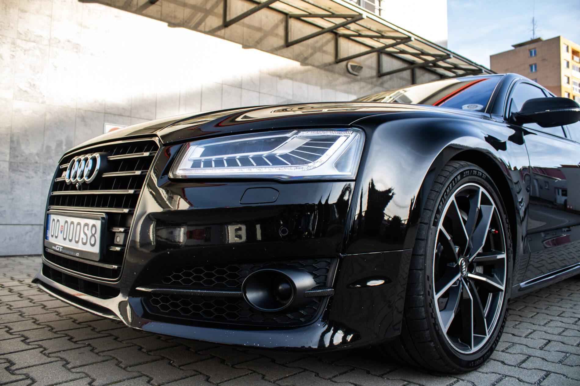 2017 AUDI S8, čierna sedan, 183 235 km