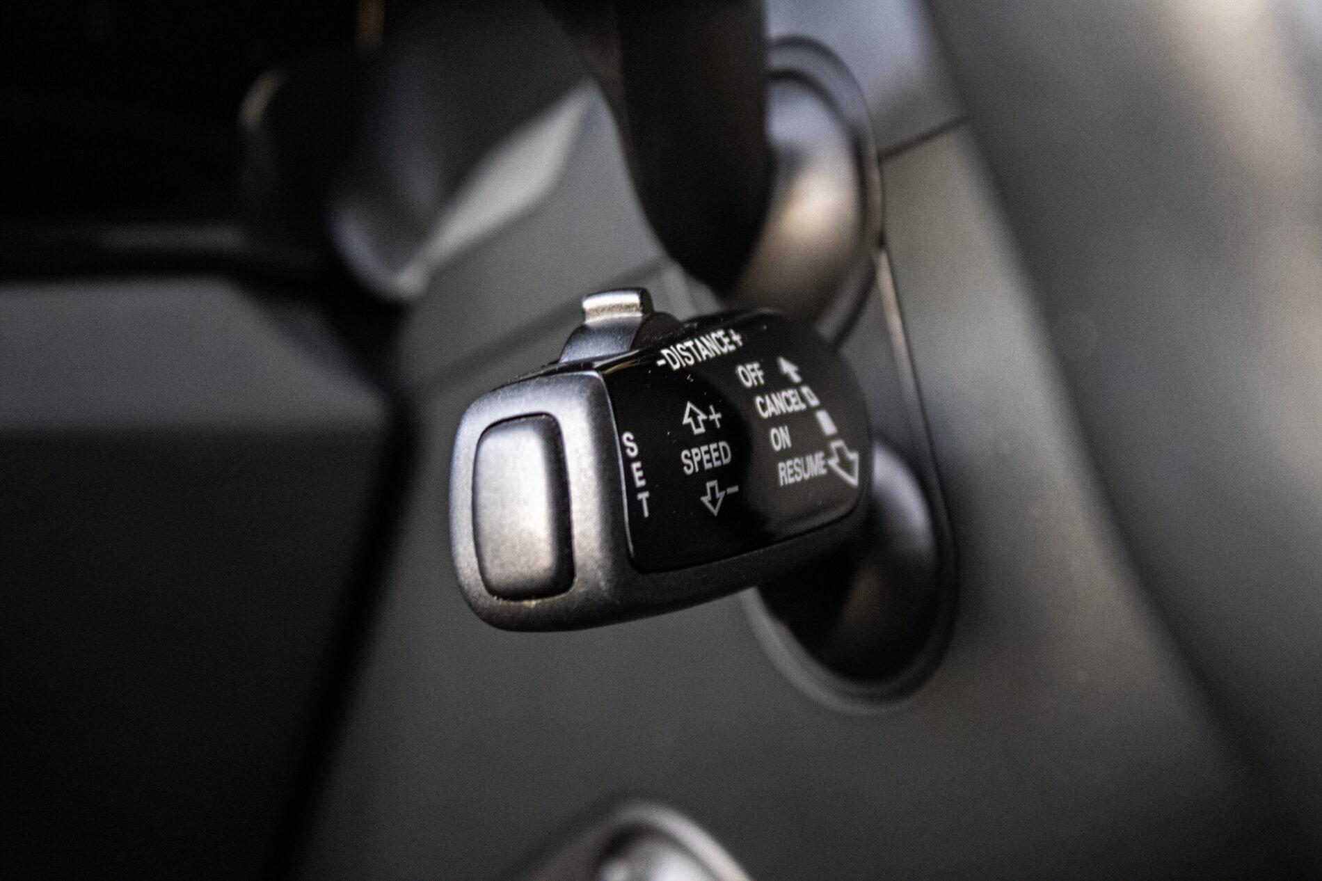 2017 AUDI S8, čierna sedan, 183 235 km
