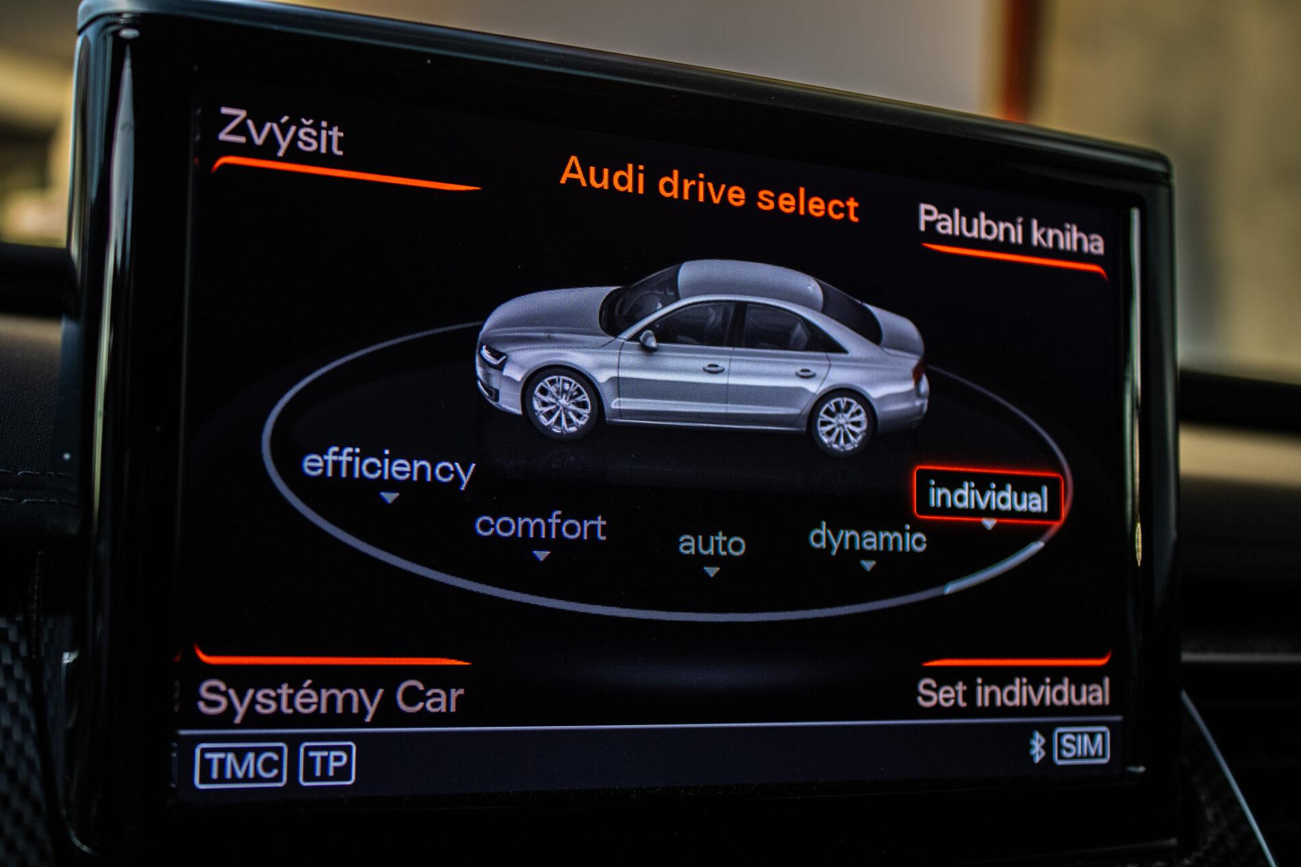 2017 AUDI S8, čierna sedan, 183 235 km
