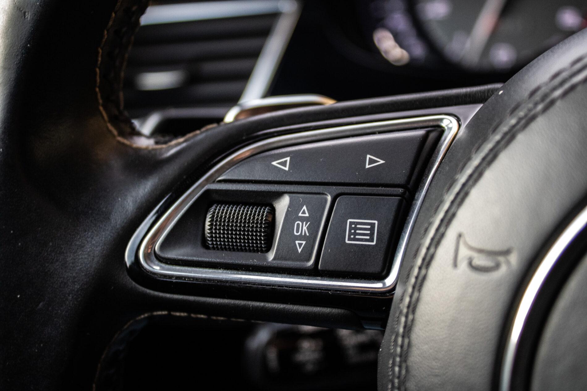 2017 AUDI S8, čierna sedan, 183 235 km