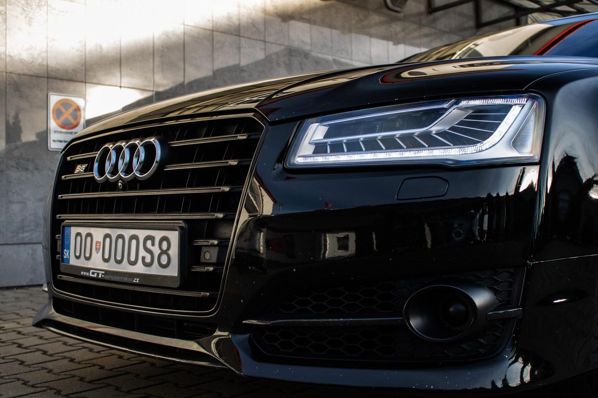 2017 AUDI S8, čierna sedan, 183 235 km