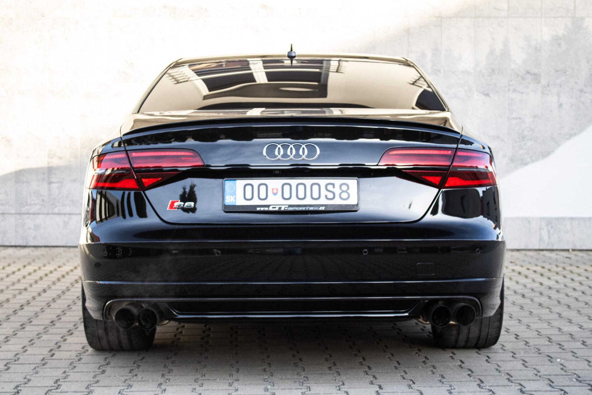 2017 AUDI S8, čierna sedan, 183 235 km