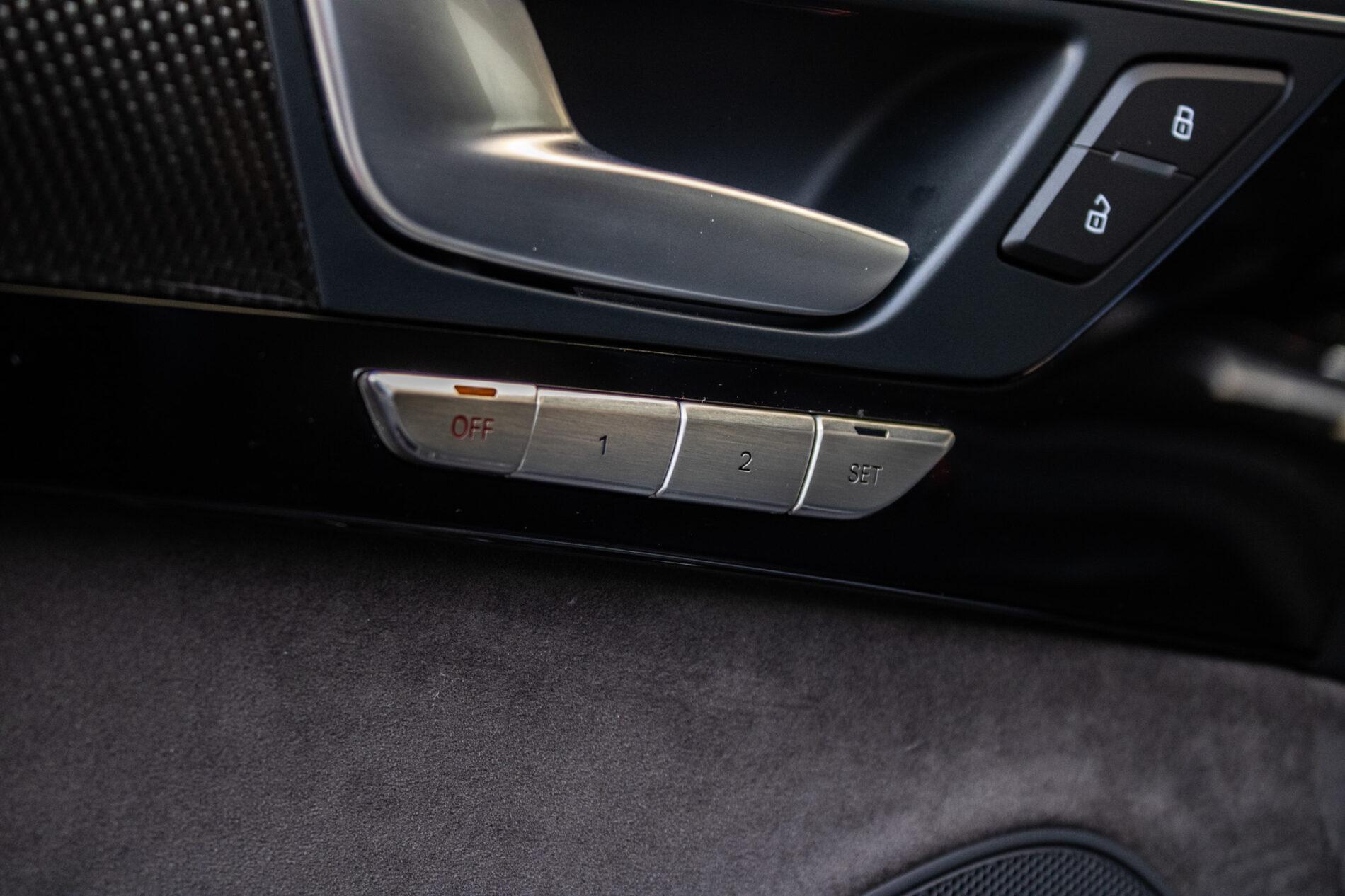 2017 AUDI S8, čierna sedan, 183 235 km