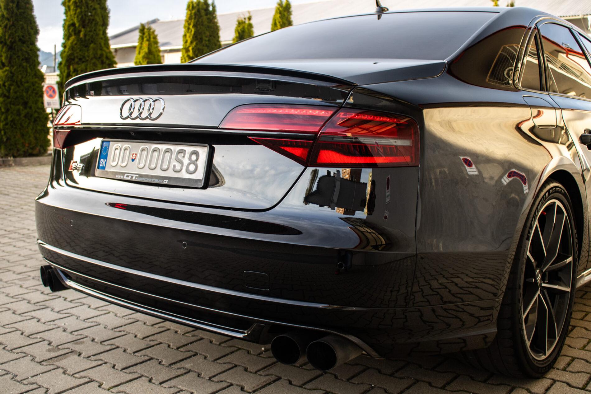 2017 AUDI S8, čierna sedan, 183 235 km