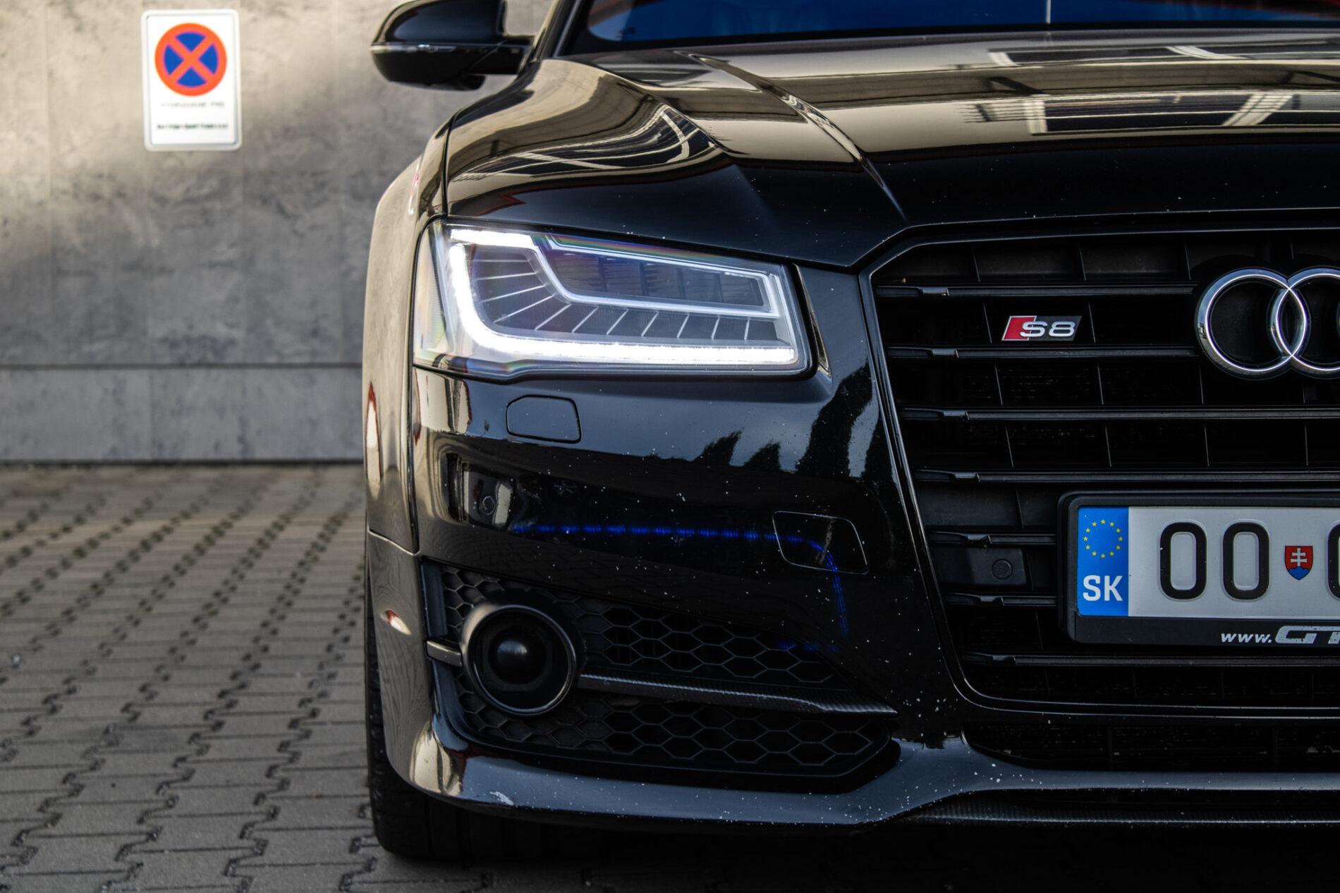 2017 AUDI S8