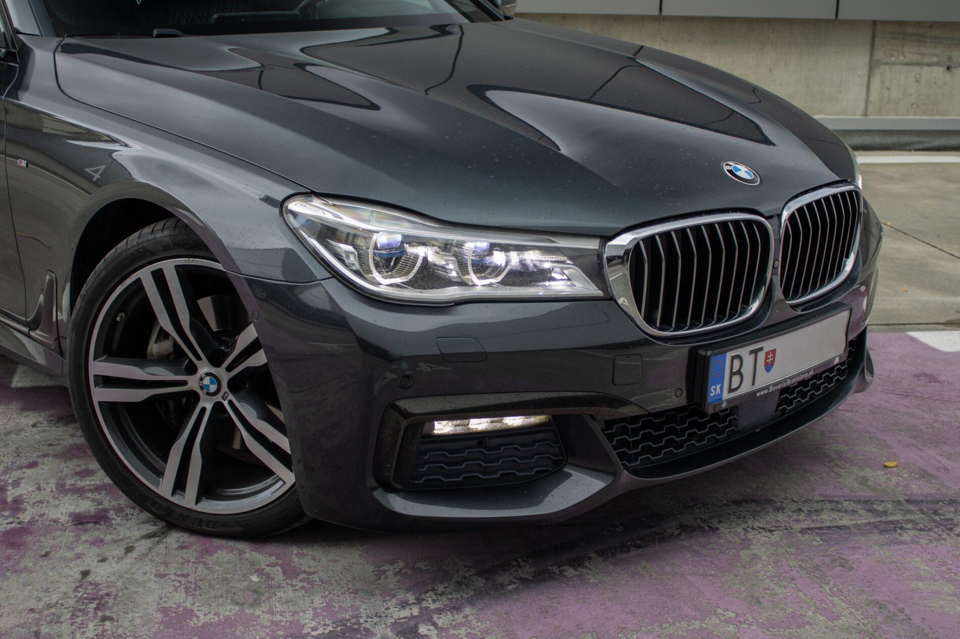 2017 BMW 740d, sivá sedan, 199 355 km