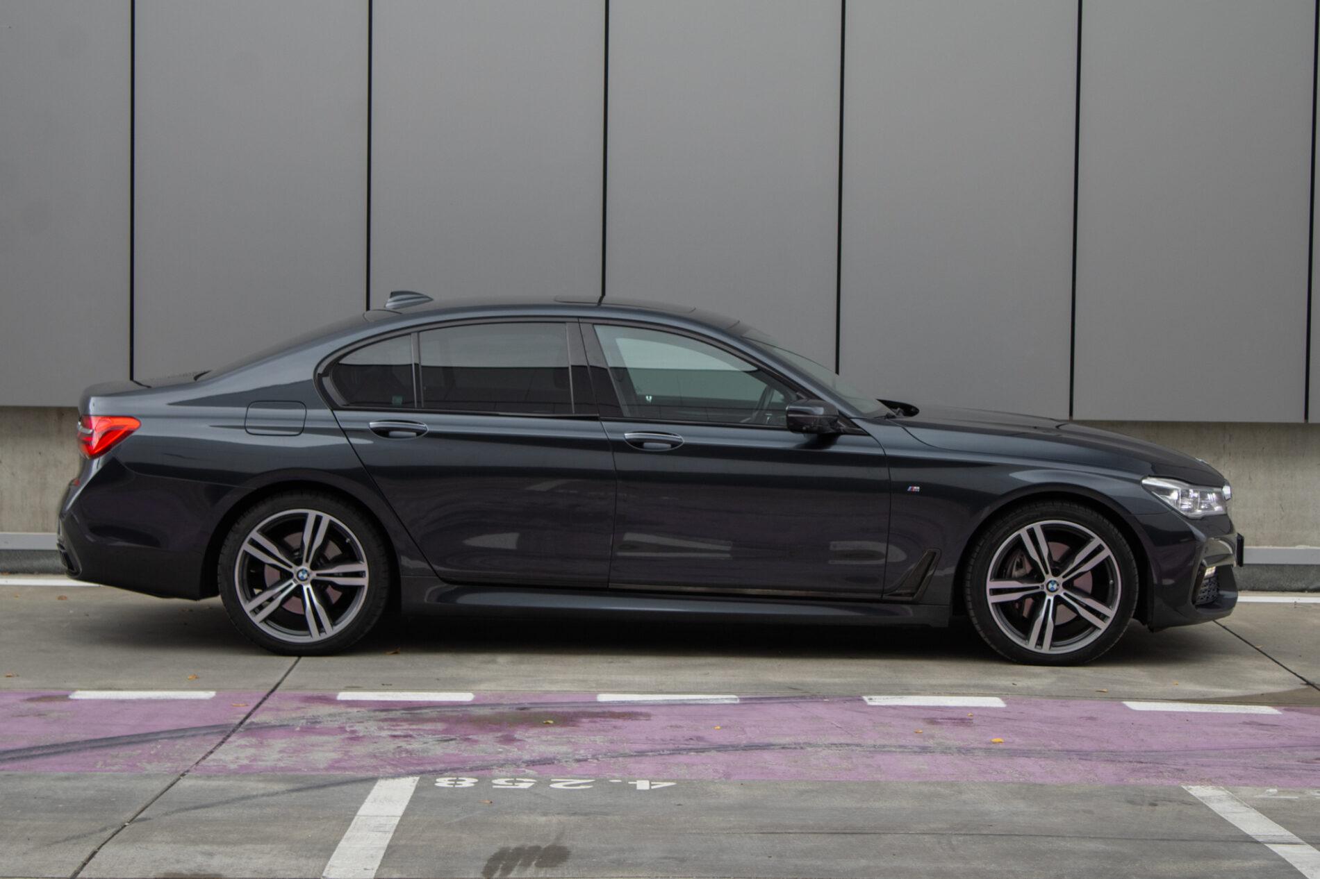 2017 BMW 740d, sivá sedan, 199 355 km