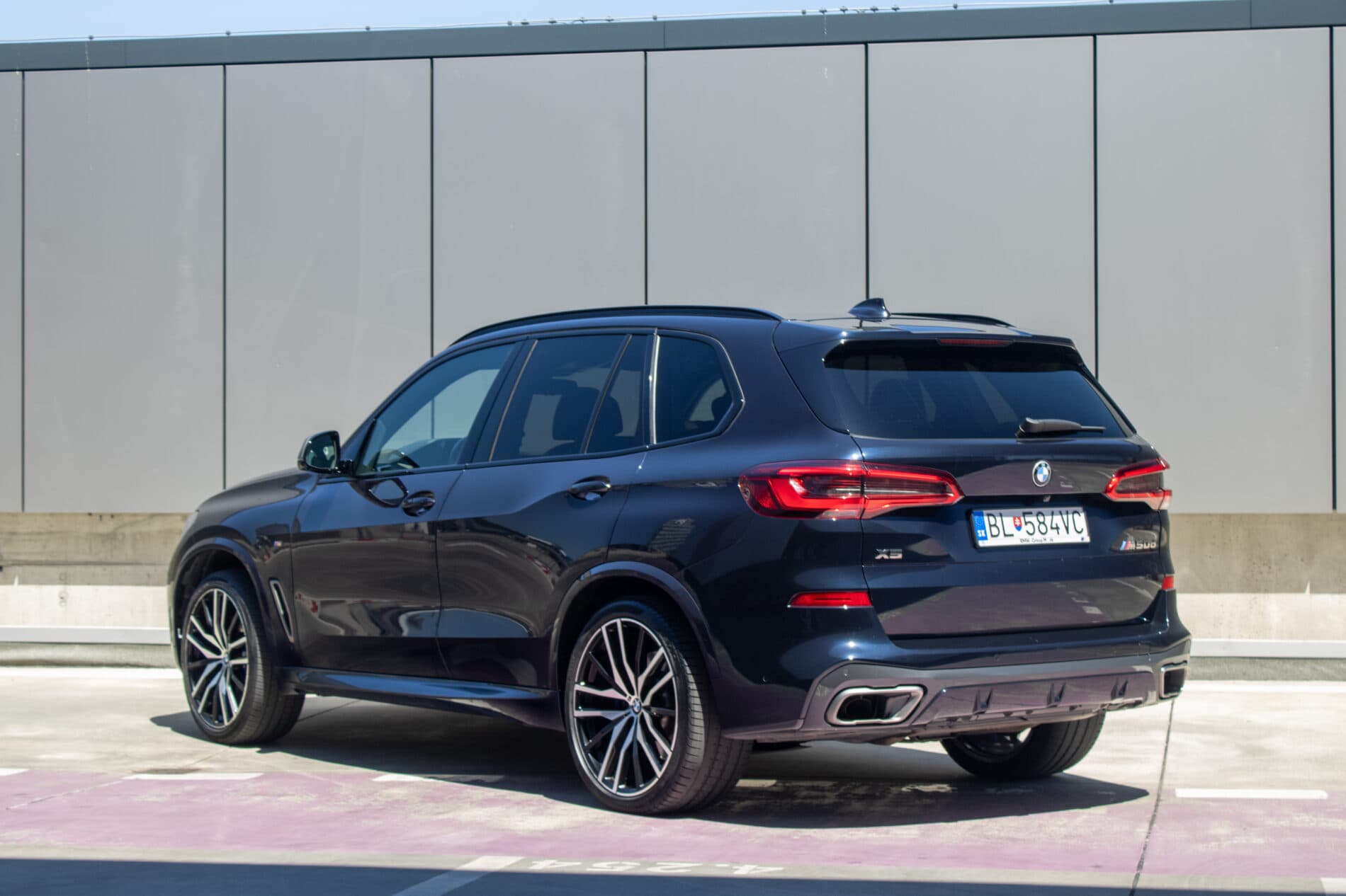 2019 BMW X5 M50d, čierna suv, 122 049 km