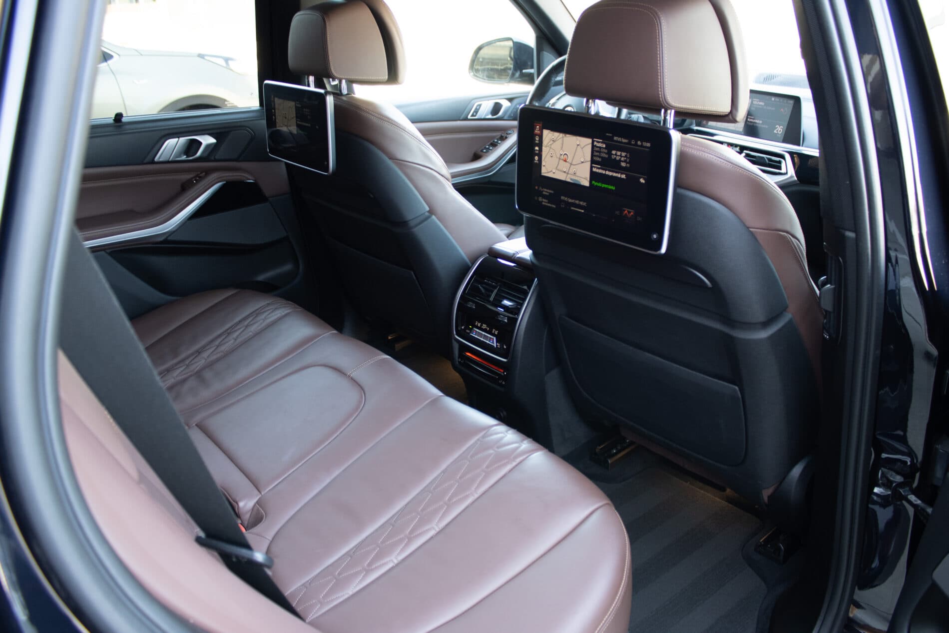 2019 BMW X5 M50d, čierna suv, 122 049 km