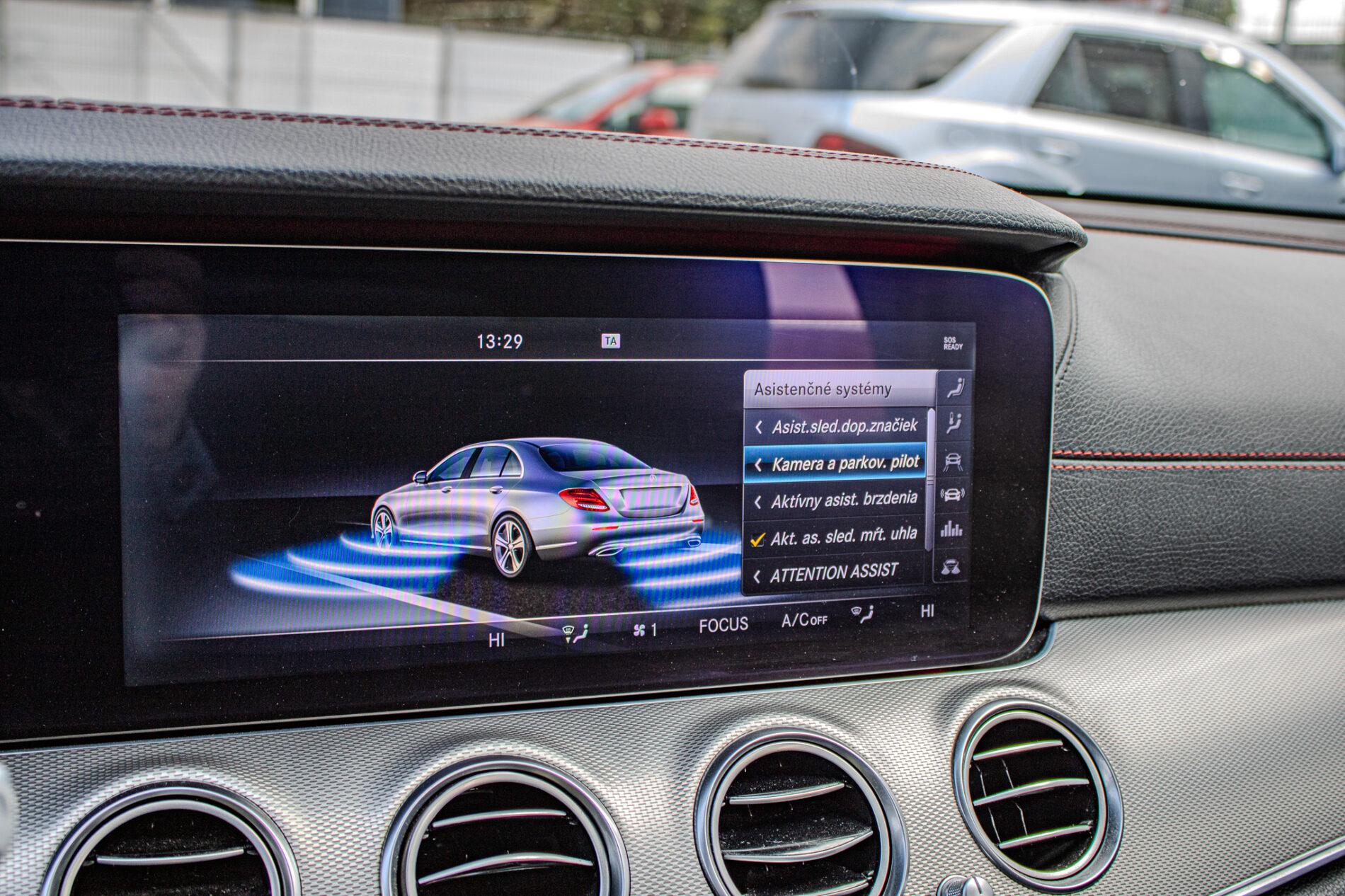 2017 Mercedes-Benz E 43 AMG, sivá sedan, 156 800 km
