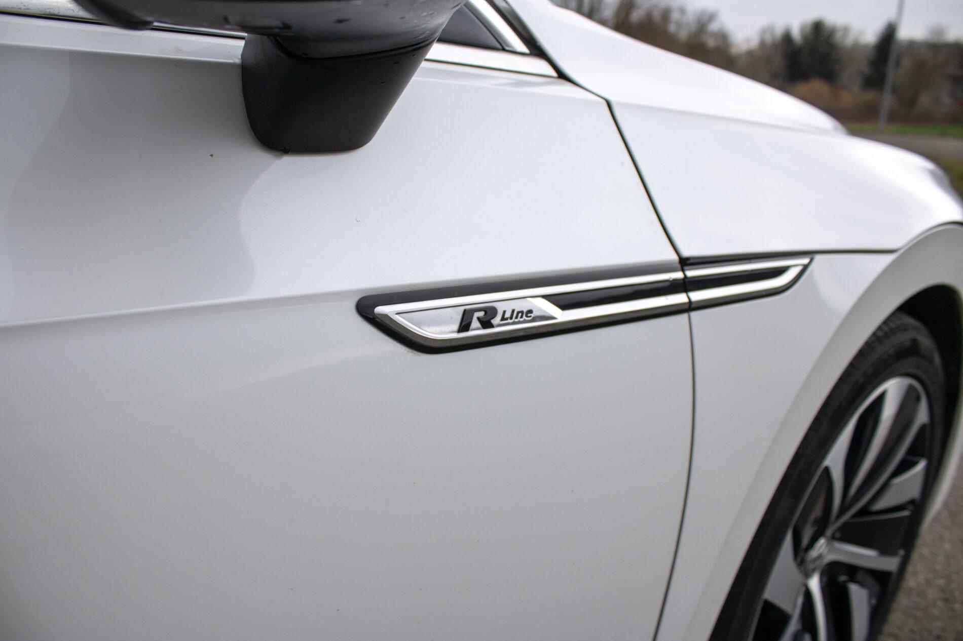 2018 Volkswagen Arteon, biela sedan, 106 961 km