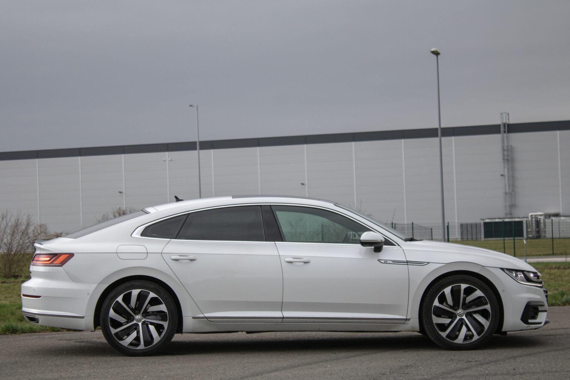 2018 Volkswagen Arteon, biela sedan, 106 961 km