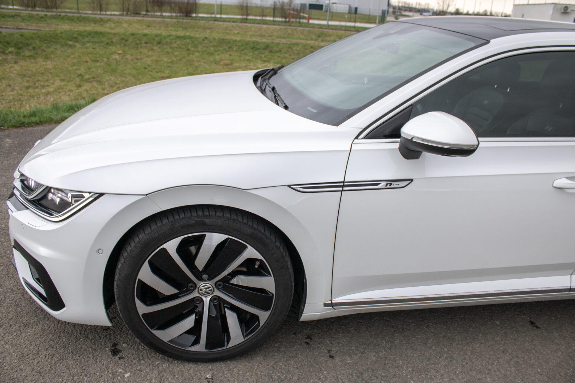 2018 Volkswagen Arteon, biela sedan, 106 961 km